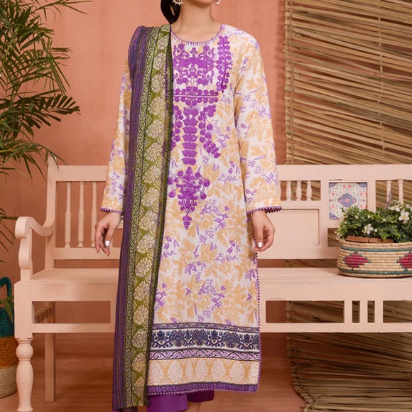 Pakistani designers 2 piece suit embroided shirt with chiffon duppatta - Picture 1 of 7